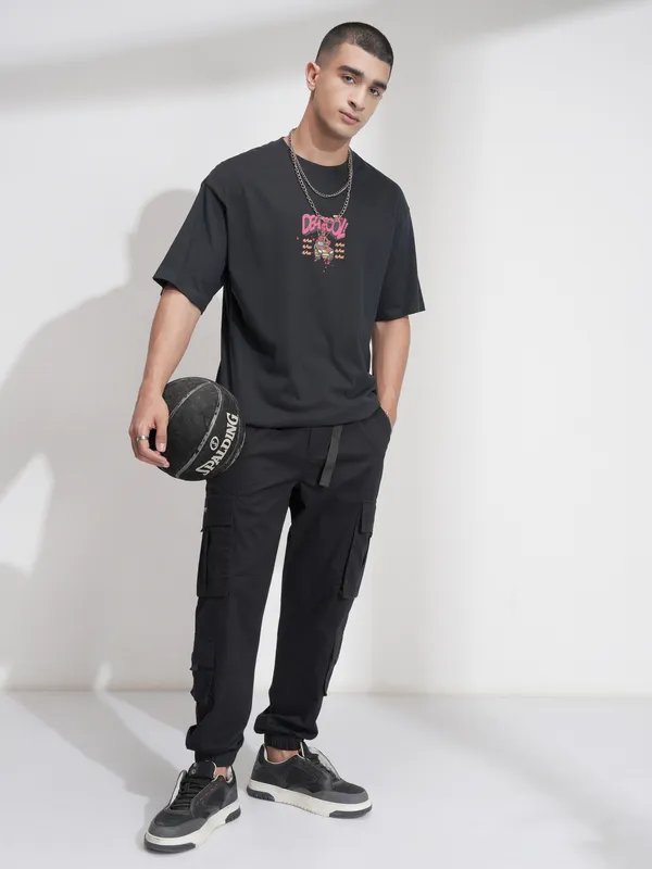 Highlander Men Black Relaxed Fit Solid Cargos