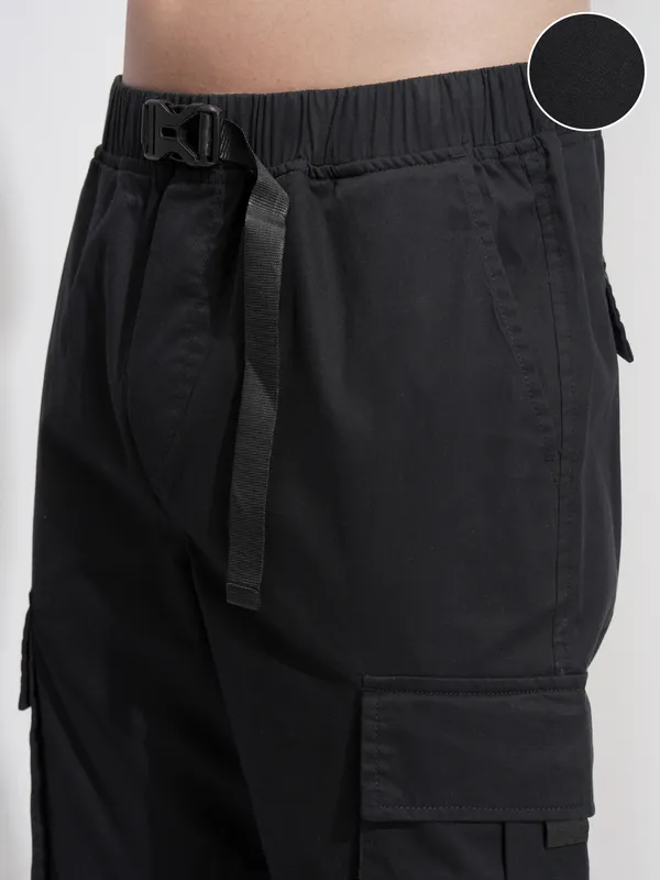 Highlander Men Black Relaxed Fit Solid Cargos