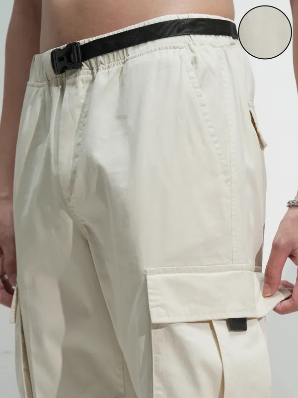 Highlander Men White Solid Relaxed Fit Cargos