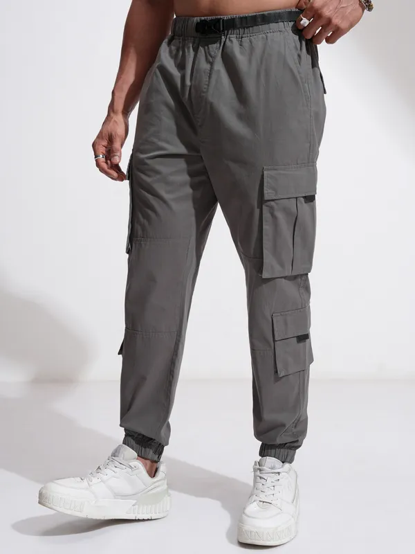 Highlander Men Grey Relaxed Fit Solid Cargos