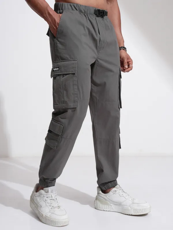 Highlander Men Grey Relaxed Fit Solid Cargos