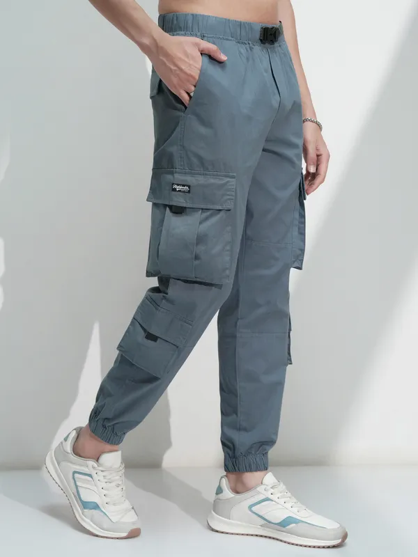 Highlander Men Blue Solid Relaxed Fit Cargos