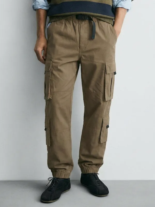 Highlander Men Brown Relaxed Fit Solid Cargo