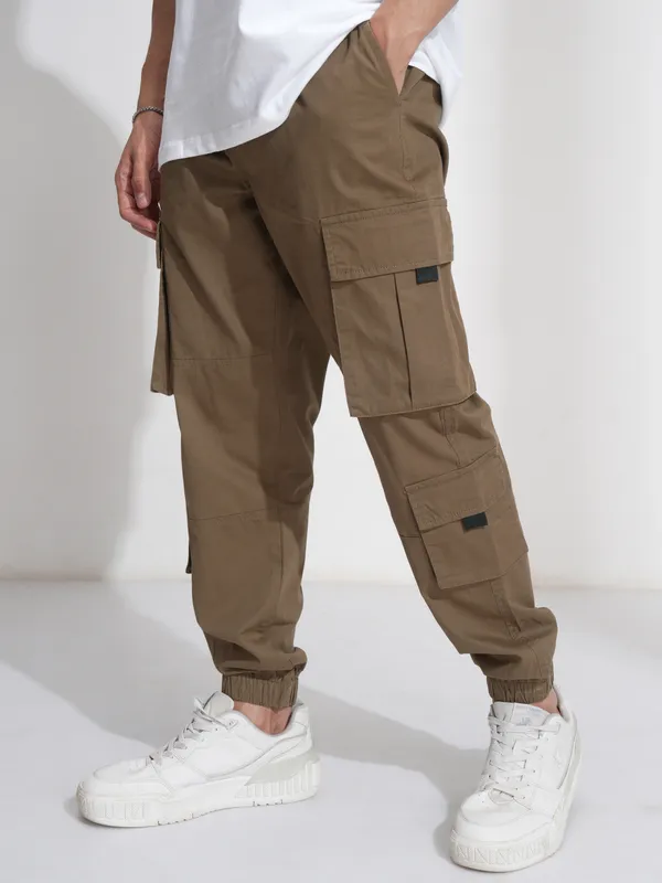 Highlander Men Brown Relaxed Fit Solid Cargos