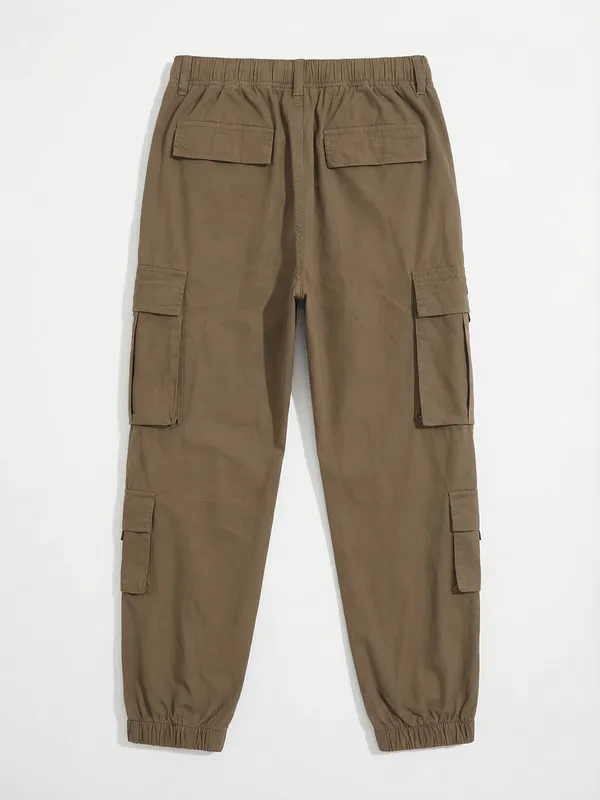 Highlander Men Brown Relaxed Fit Solid Cargo