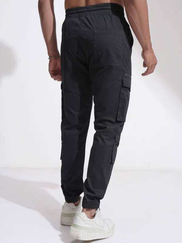 Highlander Men Black Relaxed Fit Solid Cargo
