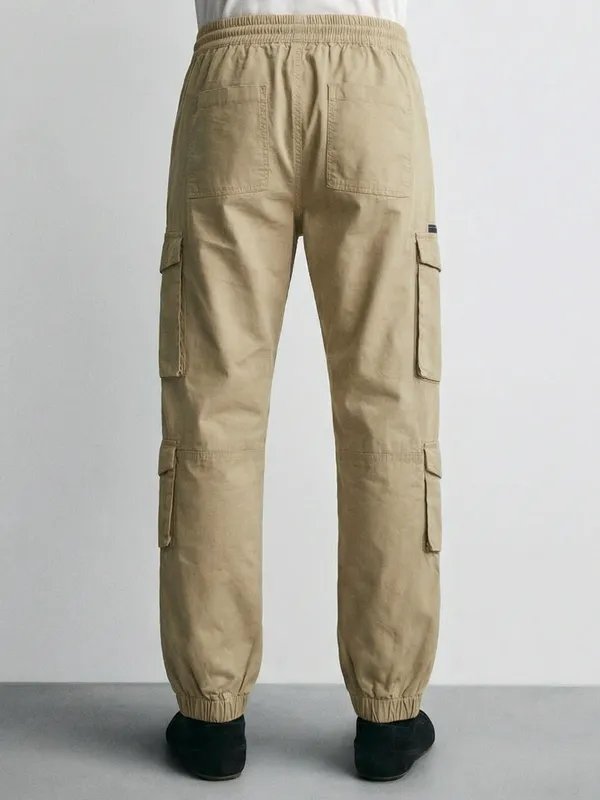 Highlander Men Brown Relaxed Fit Solid Cargo