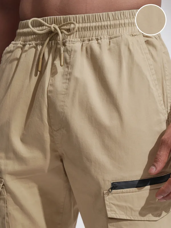 Highlander Men Brown Relaxed Fit Solid Cargos