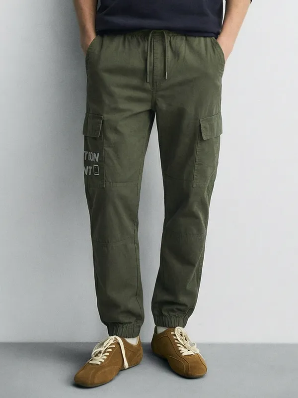 Highlander Men Olive Relaxed Fit Printed Cargo