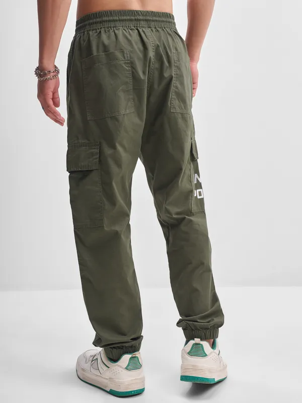 Highlander Men Olive Relaxed Fit Printed Cargo