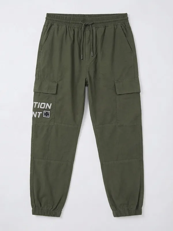 Highlander Men Olive Relaxed Fit Printed Cargo