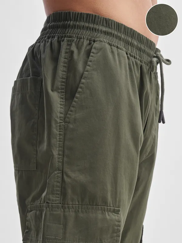 Highlander Men Olive Relaxed Fit Printed Cargo