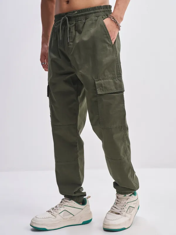 Highlander Men Olive Relaxed Fit Printed Cargo