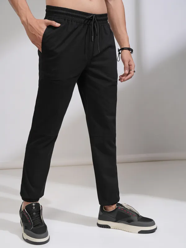 Highlander Men Black Slim Fit Solid Casual Trouser