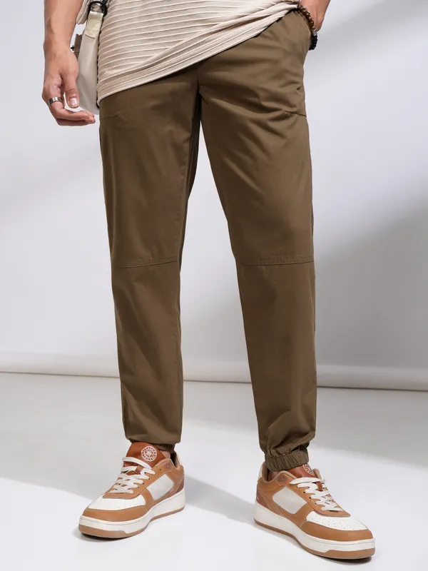 Highlander Men Brown Relaxed Fit Solid Joggers