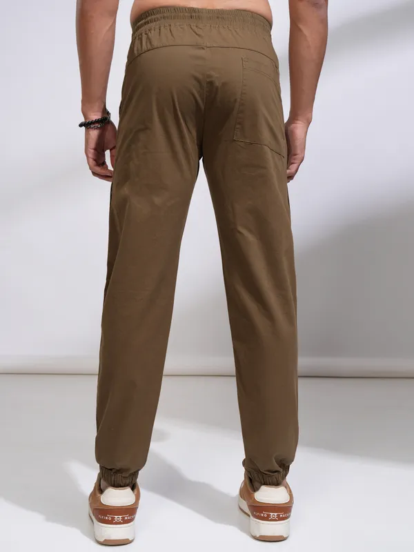 Highlander Men Brown Relaxed Fit Solid Joggers