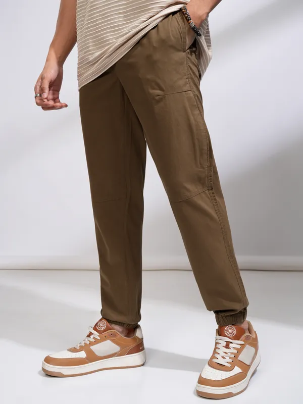 Highlander Men Brown Relaxed Fit Solid Joggers
