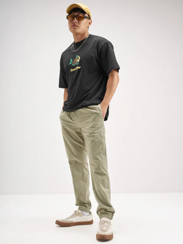 Highlander Men Olive Regular Fit Solid Joggers