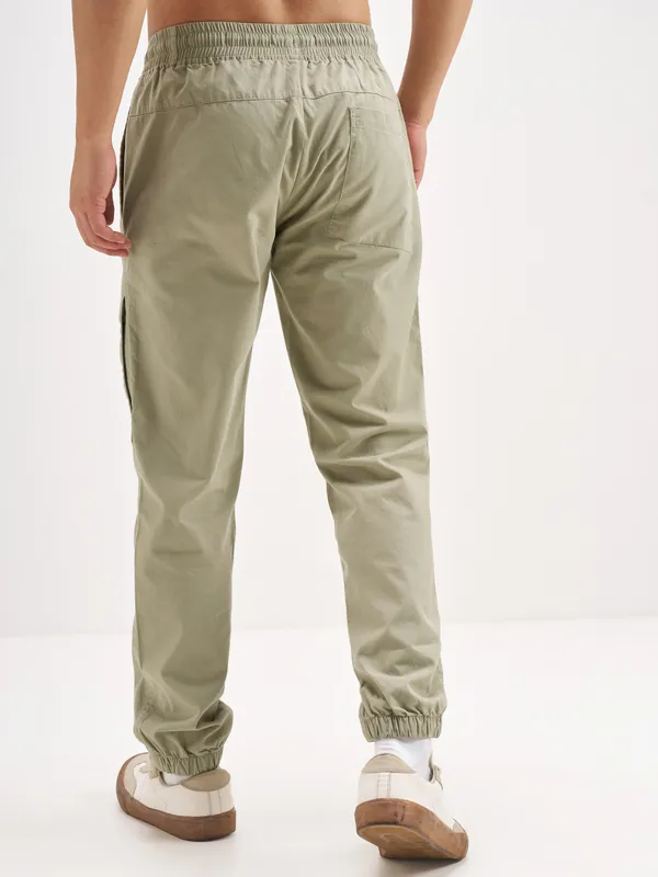 Highlander Men Olive Regular Fit Solid Joggers