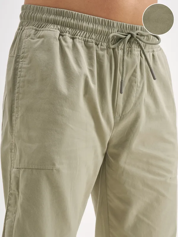 Highlander Men Olive Regular Fit Solid Joggers