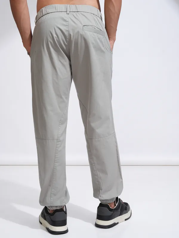Highlander Men Grey Relaxed Fit Solid Joggers