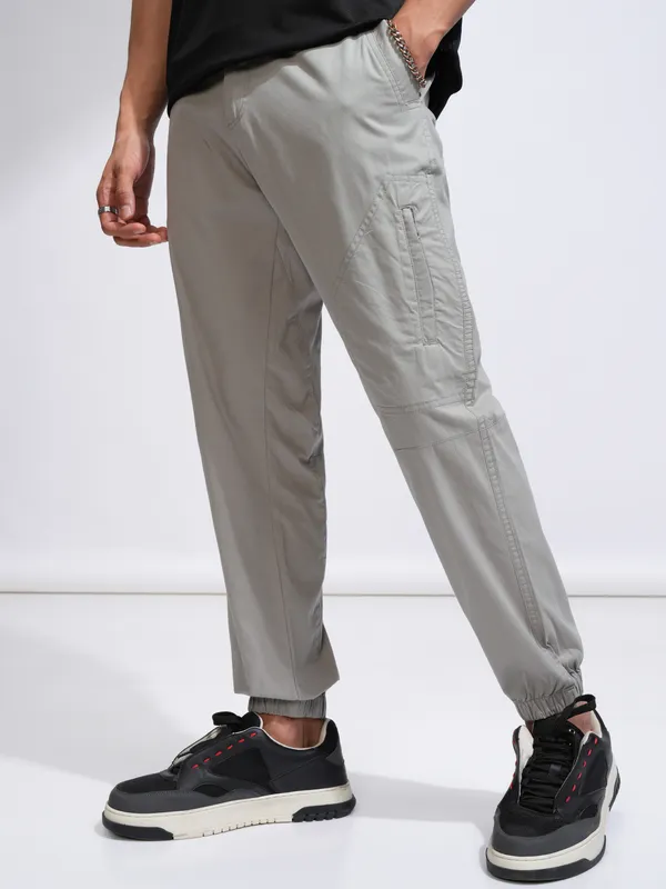 Highlander Men Grey Relaxed Fit Solid Joggers