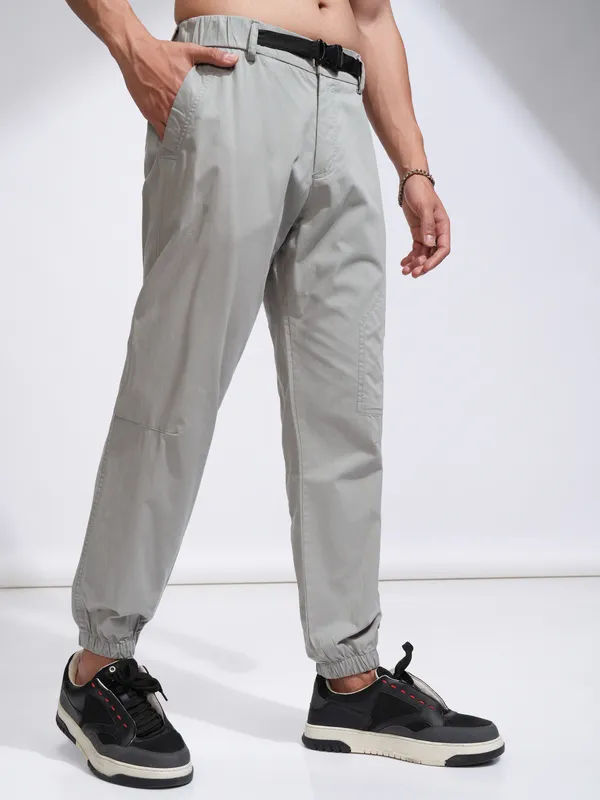 Highlander Men Grey Relaxed Fit Solid Joggers