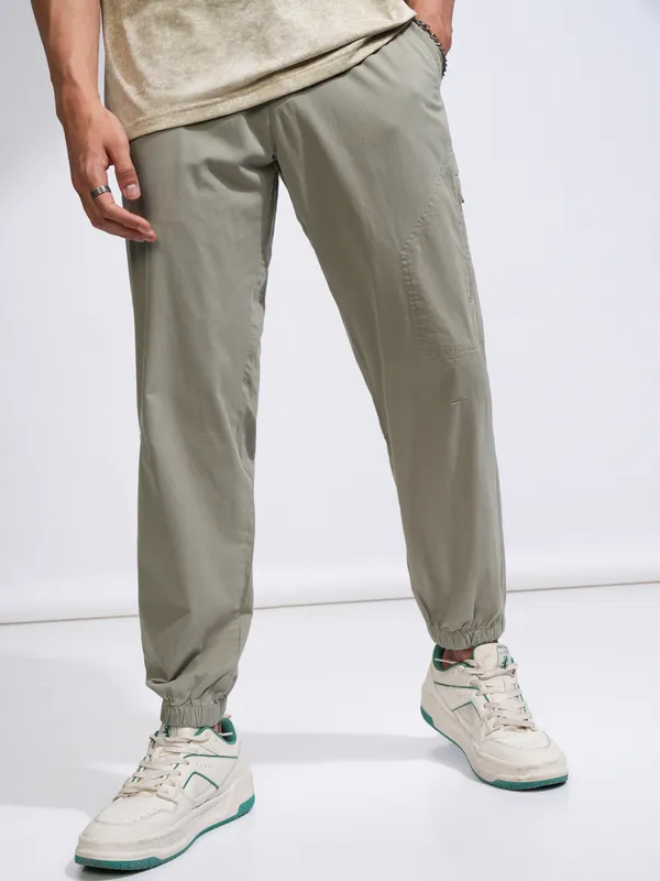 Highlander Men Grey Relaxed Fit Solid Joggers