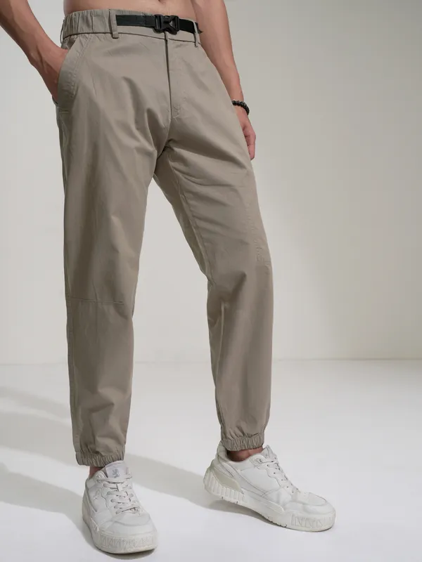 Highlander Men Grey Regular Fit Solid Cargos