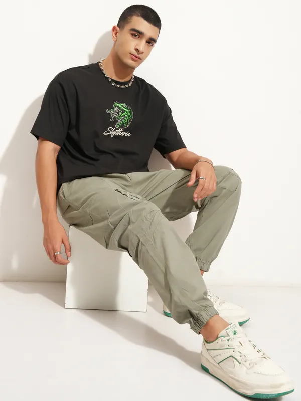 Highlander Men Green Relaxed Fit Solid Cargo
