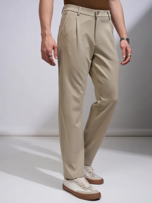 Highlander Men Beige Relaxed Fit Solid Cargos