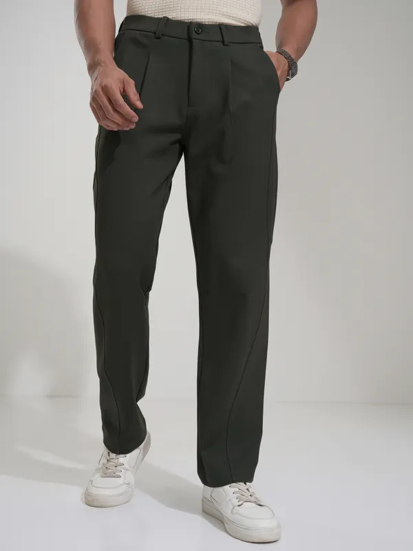 Highlander Men Olive Slim Fit Solid Casual Trouser