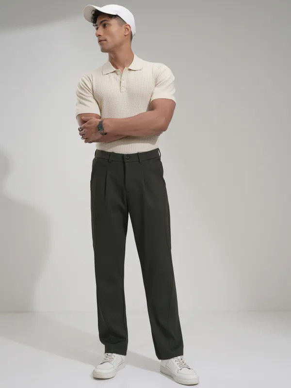 Highlander Men Olive Slim Fit Solid Casual Trouser