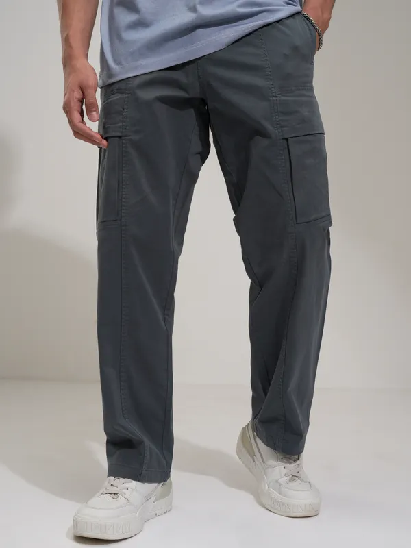 Highlander Men Grey Straight Fit Solid Cargos