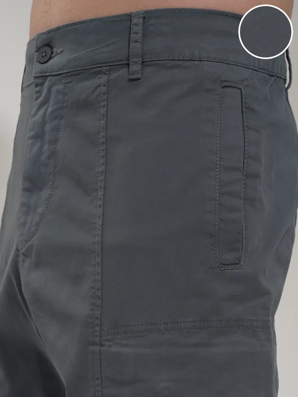 Highlander Men Grey Straight Fit Solid Cargos