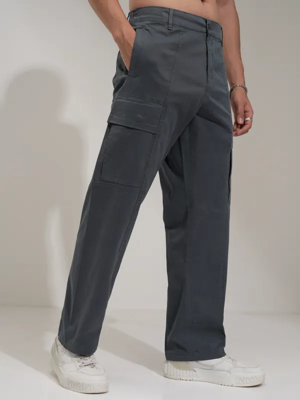 Highlander Men Grey Straight Fit Solid Cargos