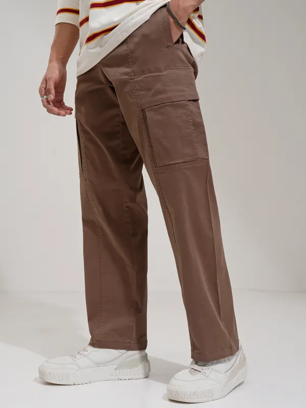 Highlander Men Brown Straight Fit Solid Cargos