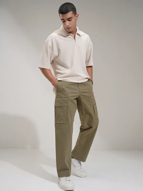 Highlander Men Brown Straight Fit Solid Cargos