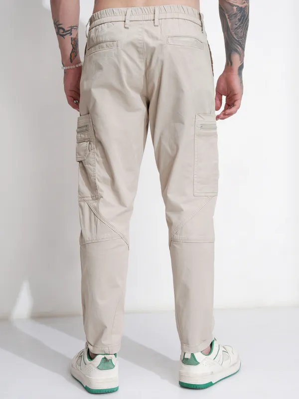 Highlander Men Grey Straight Fit Solid Cargos