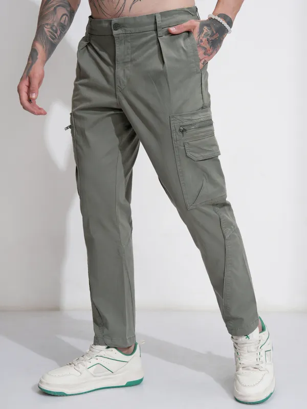 Highlander Men Olive Straight Fit Solid Cargos