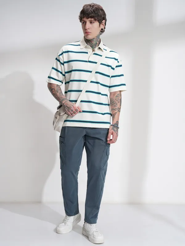 Highlander Men Blue Straight Fit Solid Cargos