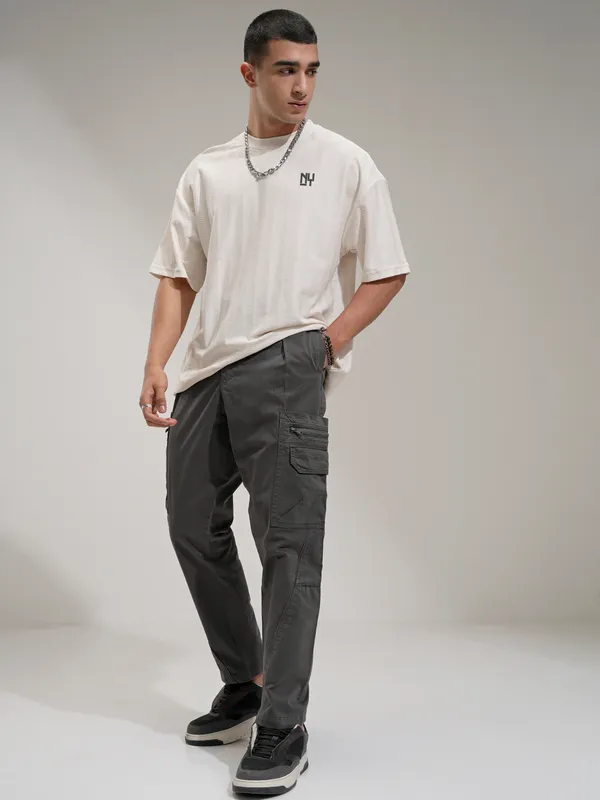 Highlander Men Grey Straight Fit Solid Cargos