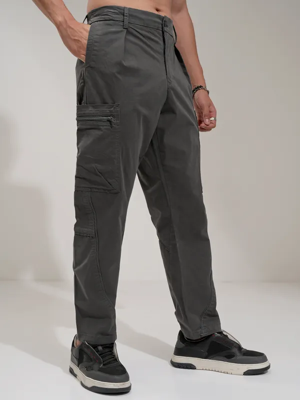 Highlander Men Grey Straight Fit Solid Cargos