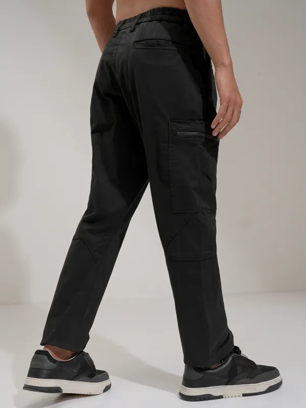 Highlander Men Black Straight Fit Solid Cargos