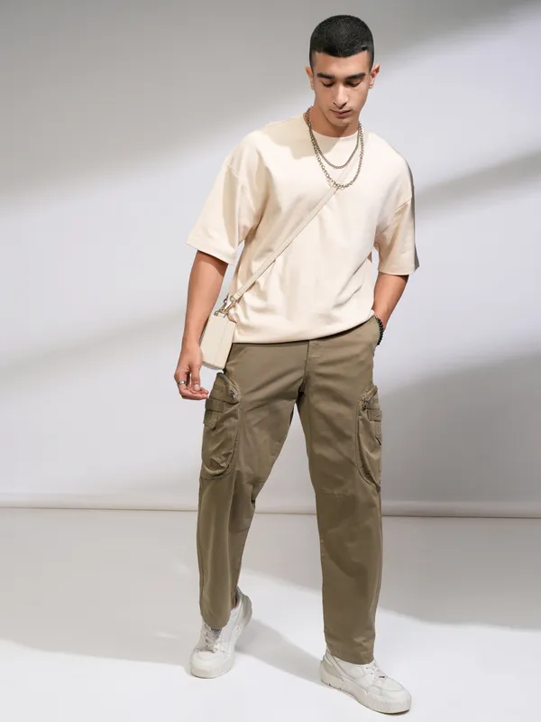 Highlander Men Green Straight Fit Solid Casual Trouser
