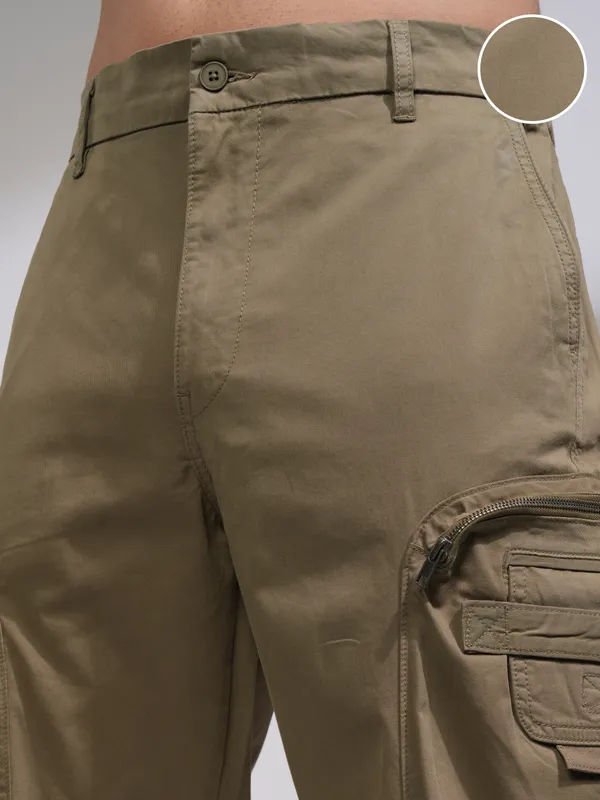 Highlander Men Green Straight Fit Solid Casual Trouser