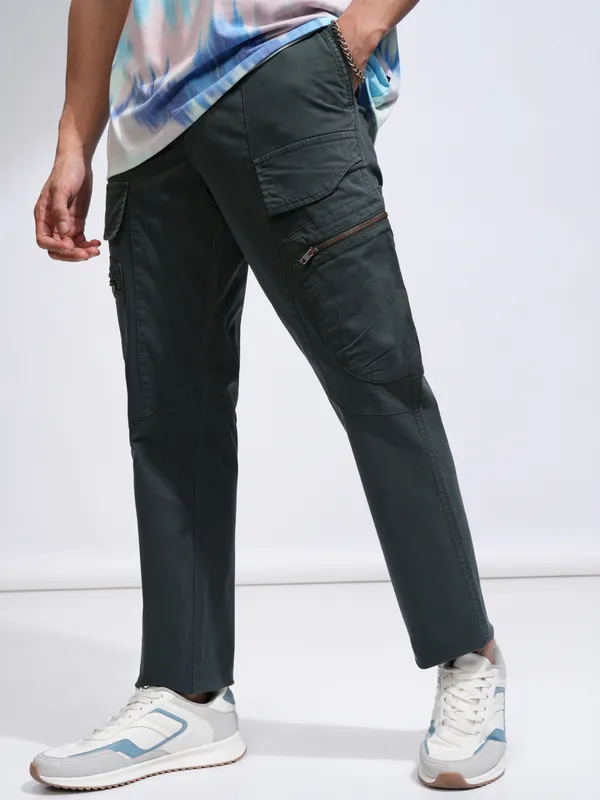 Highlander Men Blue Straight Fit Solid Cargos