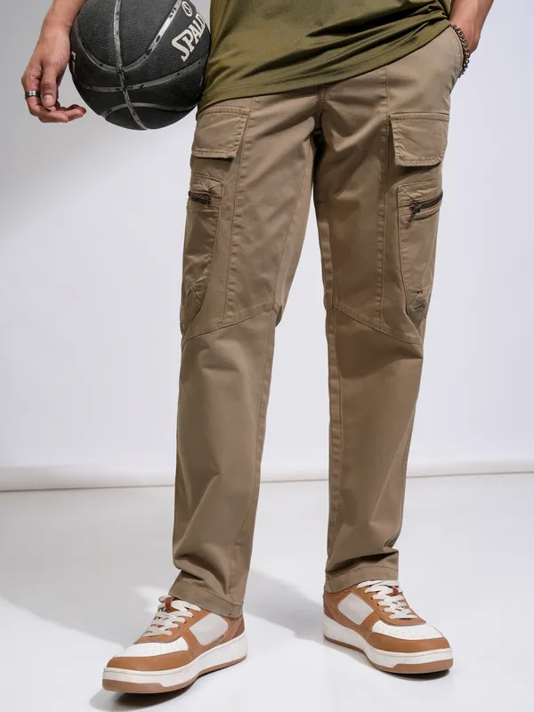 Highlander Men Brown Relaxed Fit Solid Cargos