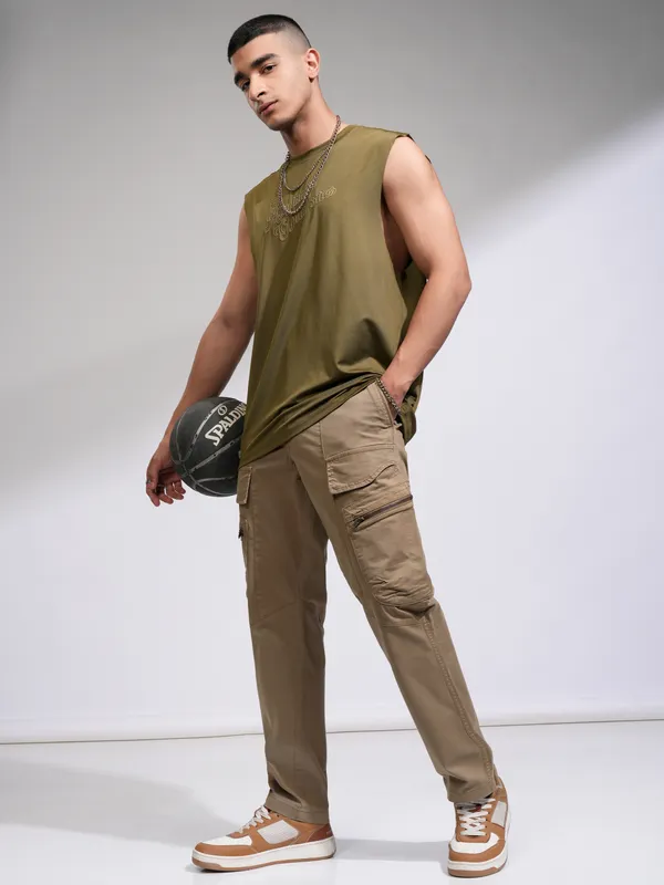 Highlander Men Brown Relaxed Fit Solid Cargos