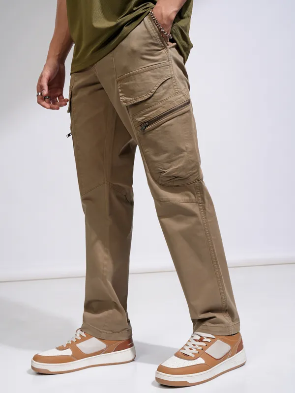 Highlander Men Brown Relaxed Fit Solid Cargos